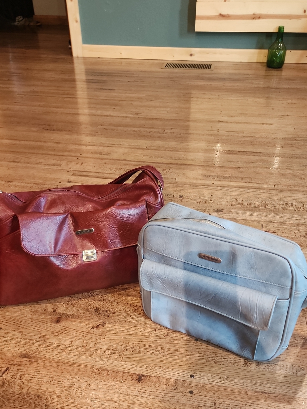 Vtg Samsonite Women's Burgundy and Blue Leather Bags